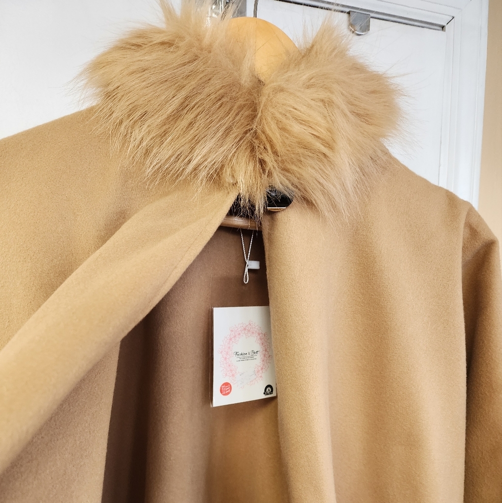 Tan Faux Fur Trim Women's Coat Poncho. NWT. - Picture 6 of 6